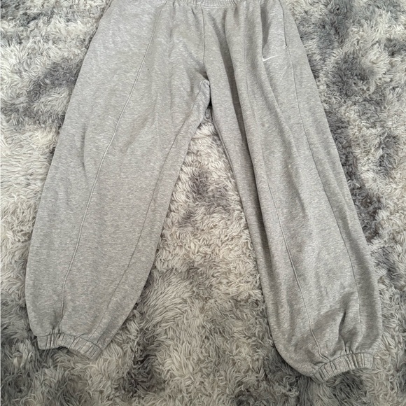 Nike Gray Women's Sweatpants - Picture 1 of 3